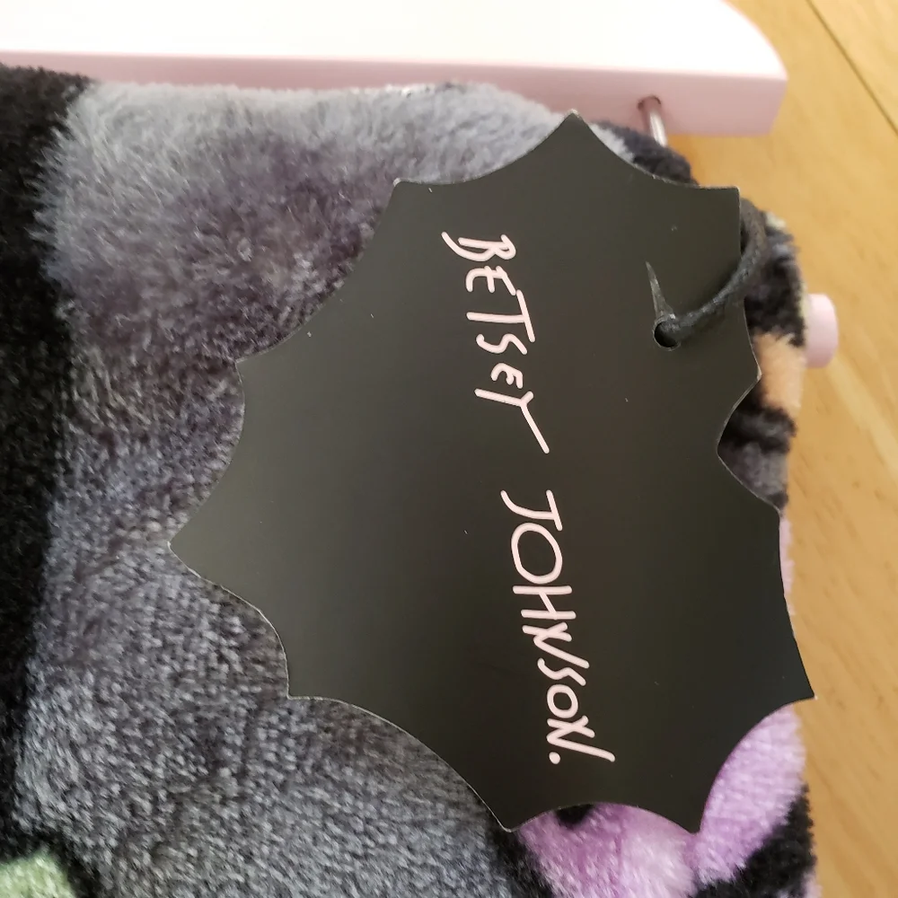 Betsey Johnson Halloween Cats In Costumes Black Gray Throw Blanket 50x60